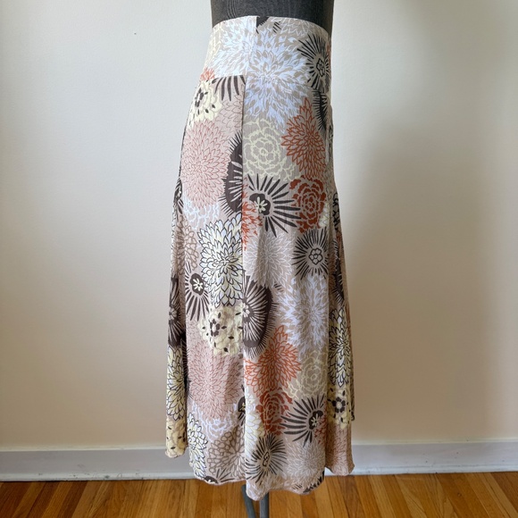 Y2K Lightweight Flowy MIDI Boho Floral Skirt - Picture 3 of 8